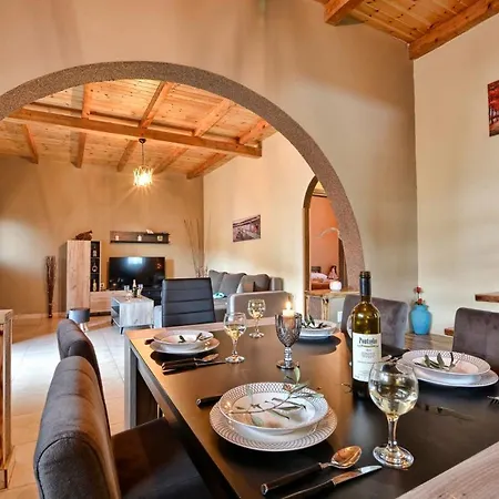 Elizabeth Ágios Matthaíos